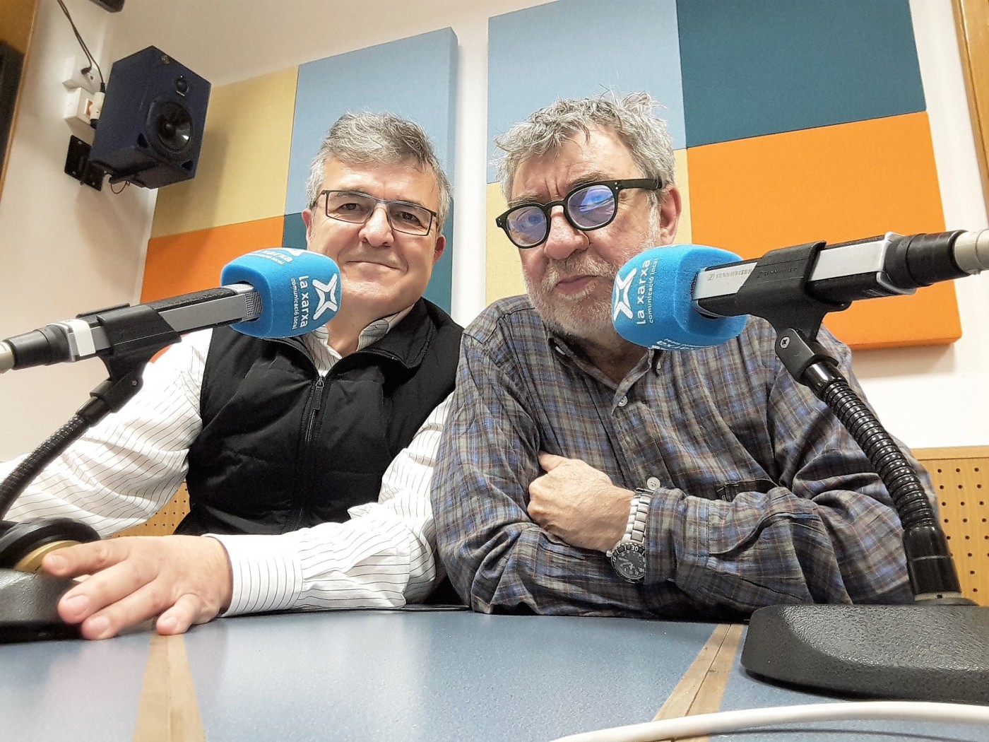 Carlos Nuñez con Leonard Cohen, Jon Secada, Grath Brooks, Martika, Ramoncín y Sau